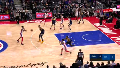 【NBA集锦】平地起惊雷 伍德空中折叠空切暴扣