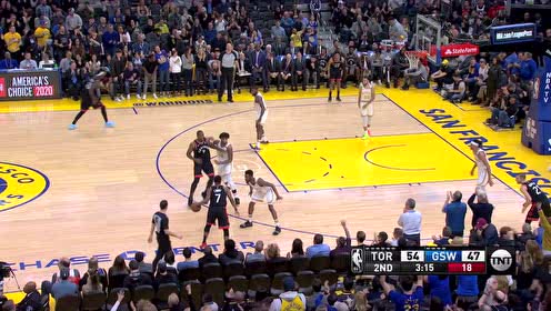 【NBA集錦】熟悉的他回來了！庫里命中超高難度壓哨三分全場喜氣洋洋笑開花