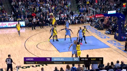 【NBA集锦】又见勒布朗追身钉板血帽 反击助攻波普飙射三分
