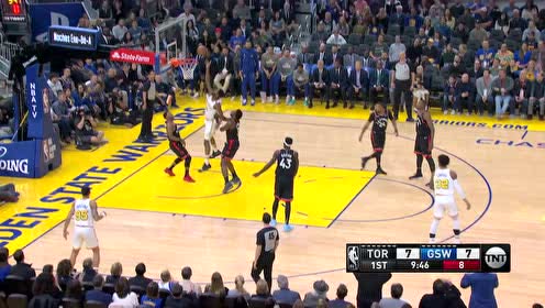 【NBA集錦】還是那個(gè)靈性滿滿的庫里！ 風(fēng)騷背傳助攻維金斯籃下吃餅