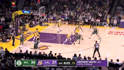 【NBA集锦】湖人两人连续跳起回身传球 詹姆斯杀进内线血腥砸扣