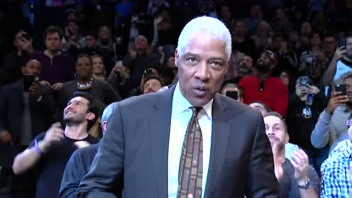【NBA集锦】效力篮网队3年带队两夺总冠军 全场起立致敬J博士!