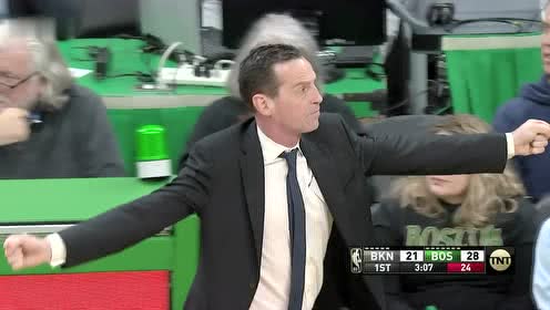 【NBA集锦】真有你的 勒维尔迷之违例给教练都整懵了