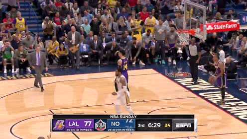 【NBA集錦】霍勒迪瞞天過海 助飛費沃斯空切暴扣