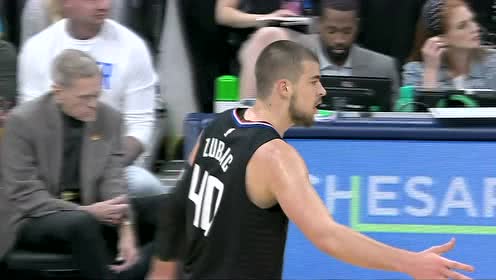 【NBA集锦】快攻反击灵蛇出洞 祖巴茨空切内线双臂炸筐