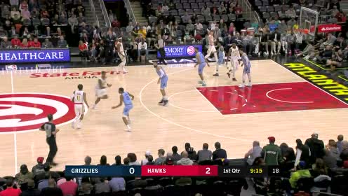 【NBA集锦】双星连线惊艳全场 特雷杨助飞科林斯单臂暴扣