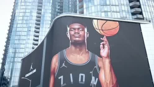 【NBA集錦】官方出品詹皇vs錫安紀(jì)錄片 相隔16年的狀元慧星撞地球