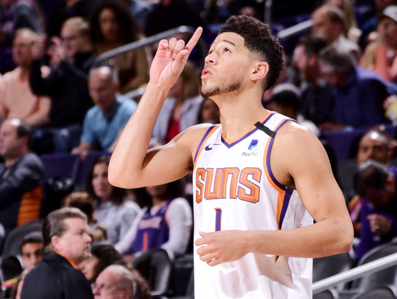 nba2k球员锦标赛太阳队的布克在决赛中横扫艾顿