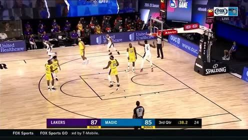 【NBA集锦】迈卡威往篮下随手一抛 班巴心领神会空接暴扣