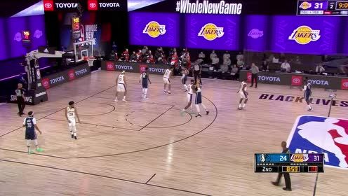 【NBA集锦】这眼神传球绝了 波尔津吉斯虚晃一枪外线长虹贯日