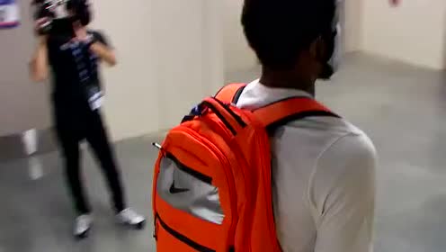 【NBA集錦】四大天王分別走起T臺秀 老詹時尚感爆棚泡椒書包搶鏡