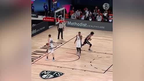 【NBA集锦】齐奥萨后仰跳投调虎离山 阿伦化身怒目金刚双臂补扣暴力炸筐