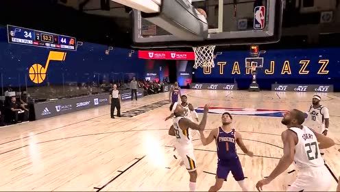 【NBA集锦】布克背身单打克拉克森 硬凿强怼碾至篮下勾手打进