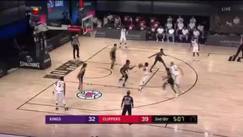 【NBA录像回放】NBA热身赛：国王vs快船第2节 贾尔斯轻松吃饼暴力虐筐