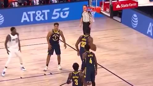 【NBA集锦】终究没有辜负队友 克勒贝尔接球出手三分命中
