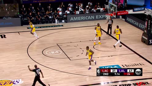 【NBA集錦】顛進(jìn)籃筐我有傳統(tǒng) 小卡頂弧三分疑遭打手仍然命中
