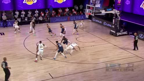 【NBA集锦】詹姆斯这突破太恐怖 独行侠全队都挡不住