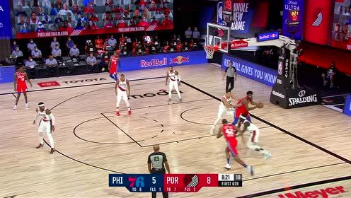 【NBA集锦】来就来狠的！利拉德见缝插针助飞加布里埃尔暴扣吃饼
