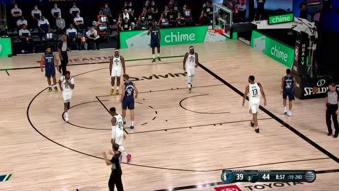 【NBA集錦】靈蛇出洞勇闖敵營(yíng) 布拉德利旱地拔蔥起飛雙臂暴扣