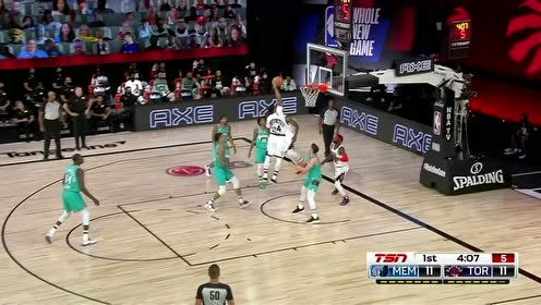 【NBA集锦】击鼓传花送妙传 伊巴卡助飞鲍威尔起飞单臂炸筐