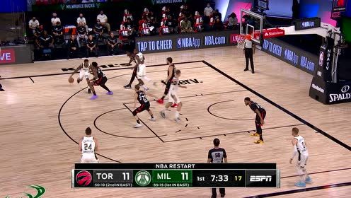 【NBA集锦】白人也能飞 康诺顿挤过防守单臂滑翔暴扣