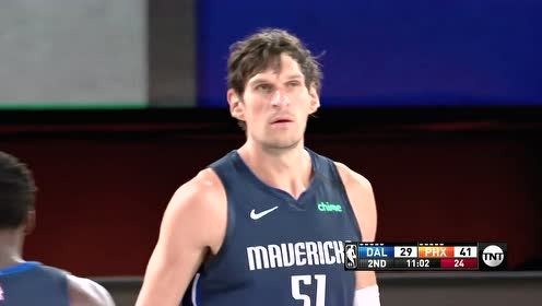 【NBA集錦】大博班空中騷操作戲耍薩里奇 這攻筐給隊友看嗨了