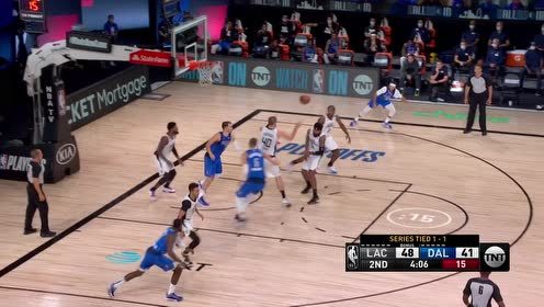 【NBA集锦】莱昂纳德蜘蛛抢断不留情 反击单臂爆扣直接打停对手