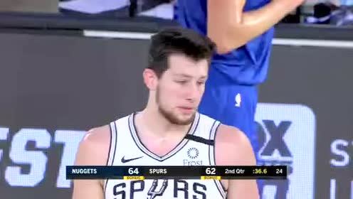 【NBA集锦】掘金vs马刺第2节 克莱格被打中嘴部流血不止