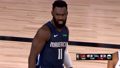【NBA集锦】标准的中锋挡拆顺下 祖巴茨用暴扣终结这次完美配合