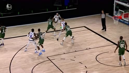 【NBA集锦】在蜘蛛侠球迷的关注下 波神暴力隔扣字母哥