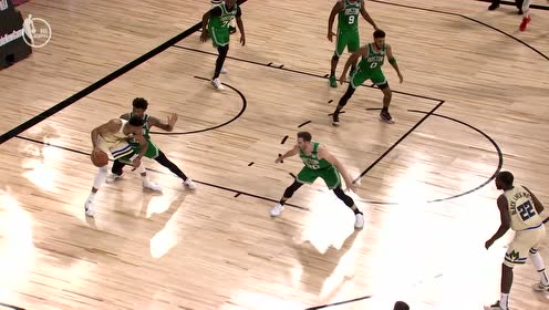【NBA集锦】这是冒着被踹裆的风险 斯马特连续2次成功防守字母哥