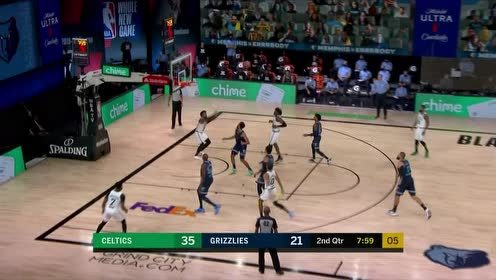 【NBA集锦】空中停车等球来你敢信? 塔图姆连线斯玛特空接暴扣