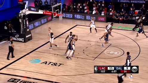 【NBA集锦】波神一个转身抹过防守 反身跃起隔扣祖巴茨引惊呼