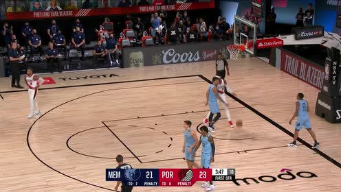 【NBA集锦】熟悉的身影又回来了 利拉德犀利突破轻完成上篮