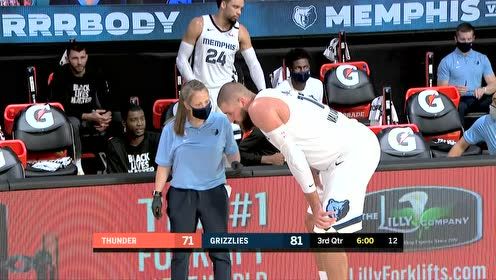 【NBA集锦】一大屁股撞腰上！瓦兰丘纳斯大口喘气下场休息