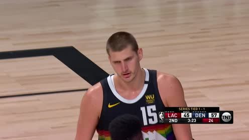 【NBA集錦】哈里斯吸引雙人圍堵送妙傳 約基奇小手一抖輕松上籃