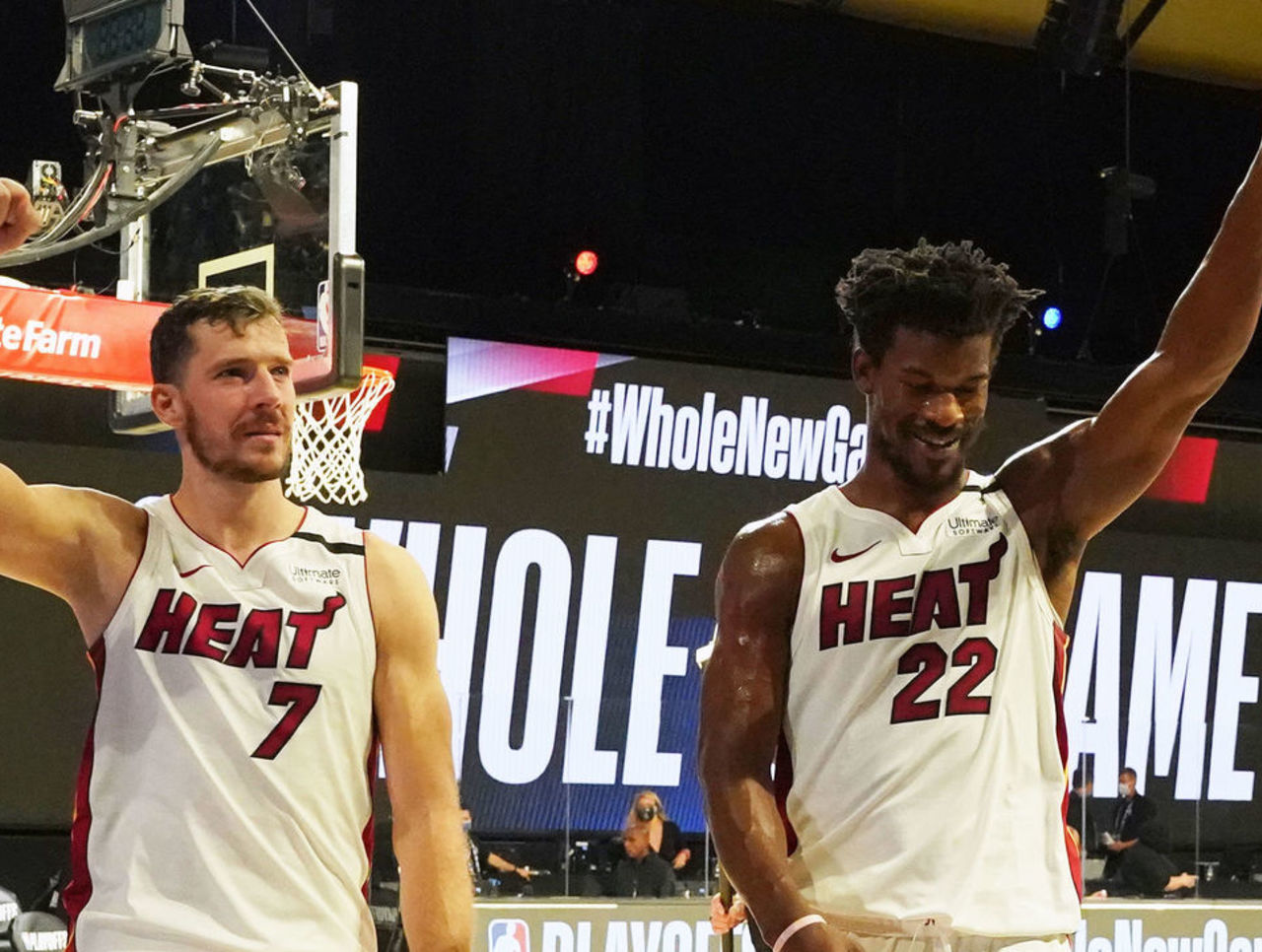 佛罗里达州布埃纳维斯塔湖——吉米·巴特勒在没有时间的情况下罚进两