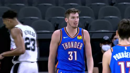 【NBA集锦】打了一个时间差!利夫一挑三行进间变向上篮