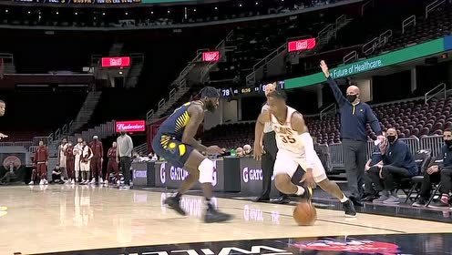【NBA集錦】拼了拼了！奧科羅強(qiáng)行上籃直接飛出場外