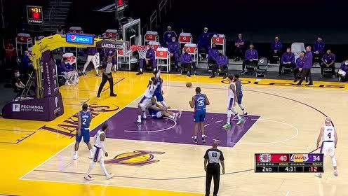 【NBA集錦】庫(kù)茲馬再現(xiàn)不靠譜傳球 想玩no look pass結(jié)果搞砸了
