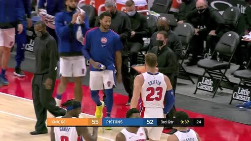 【NBA集锦】真就没人防我呗 格里芬三分线外无人盯防张弓搭箭轻松得分