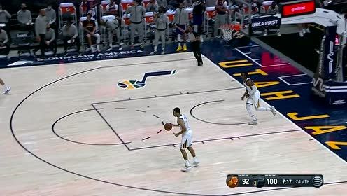 【NBA集錦】耍得爵士團(tuán)團(tuán)轉(zhuǎn)！佩恩假突引防守?fù)舻孛顐髂乩w身暴扣
