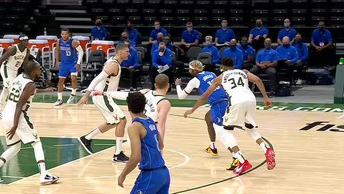 【NBA集锦】字母哥追身大帽看着都吓人 皮球飞出两米远!