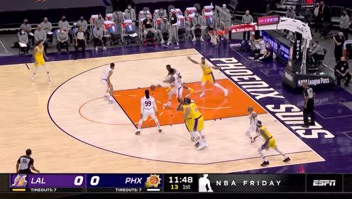 【NBA集锦】詹姆斯传球送大礼 布克反攻急停三分中的