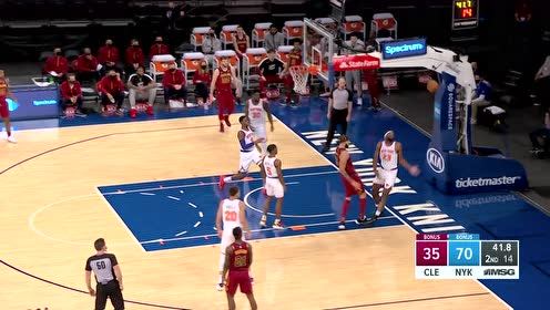 【NBA集锦】麦基一条龙反击华而不实 罗宾逊镇守篮下大帽扇飞