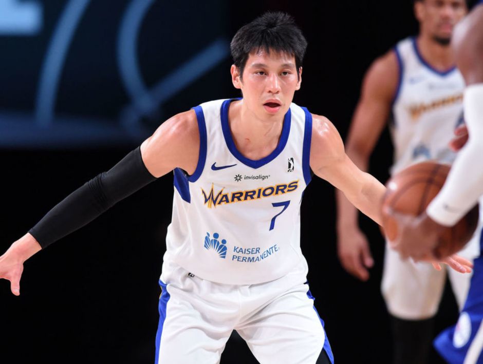 圣克鲁斯勇士队后卫林书豪公开反对针对亚洲人的种族主义行为,暗示他