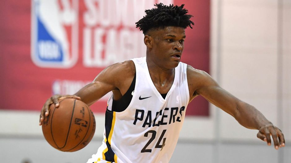 2020年11月28日,阿利兹·约翰逊与多伦多猛龙队