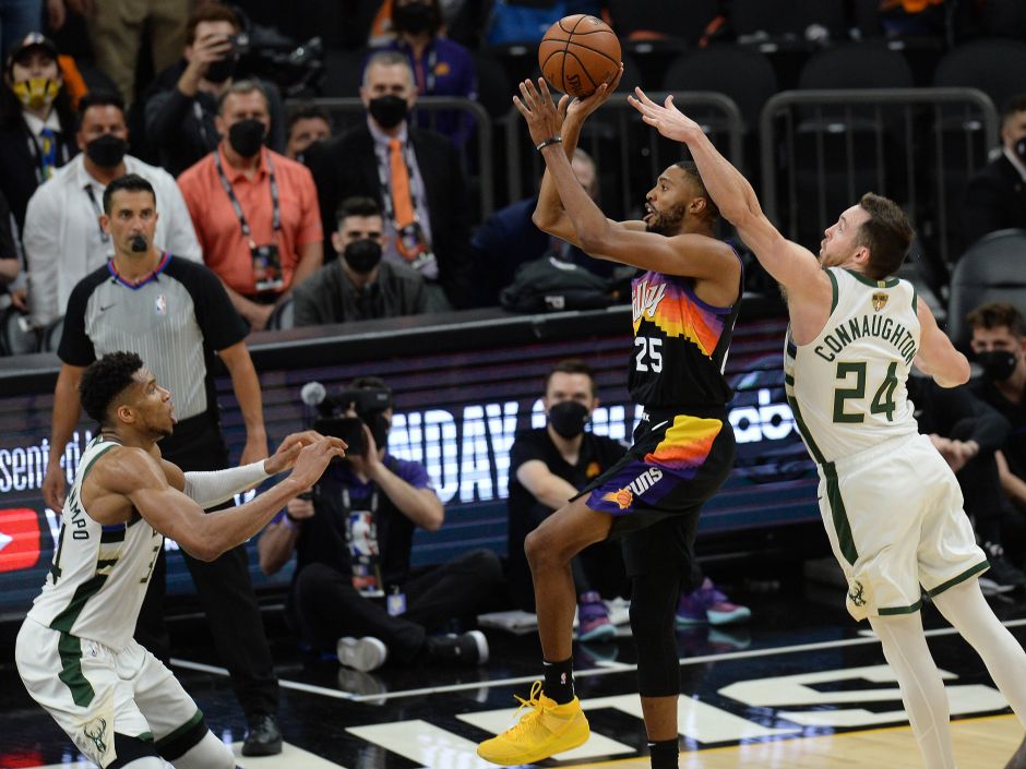 Suns overcome Antetokounmpo&#39;s 42 points to beat Bucks, take 2-0 Finals lead  | Reuters