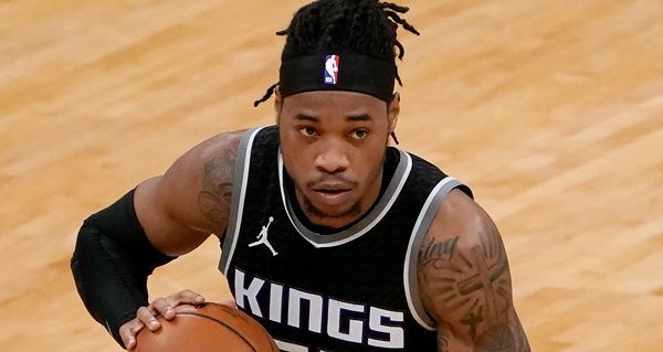 richaunholmeskings同意4年5500万美元的交易