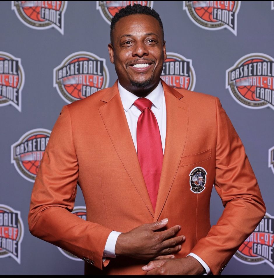 2021届篮球名人堂成员领取了定制服和戒指,波什,皮尔斯晒照 - 球迷屋